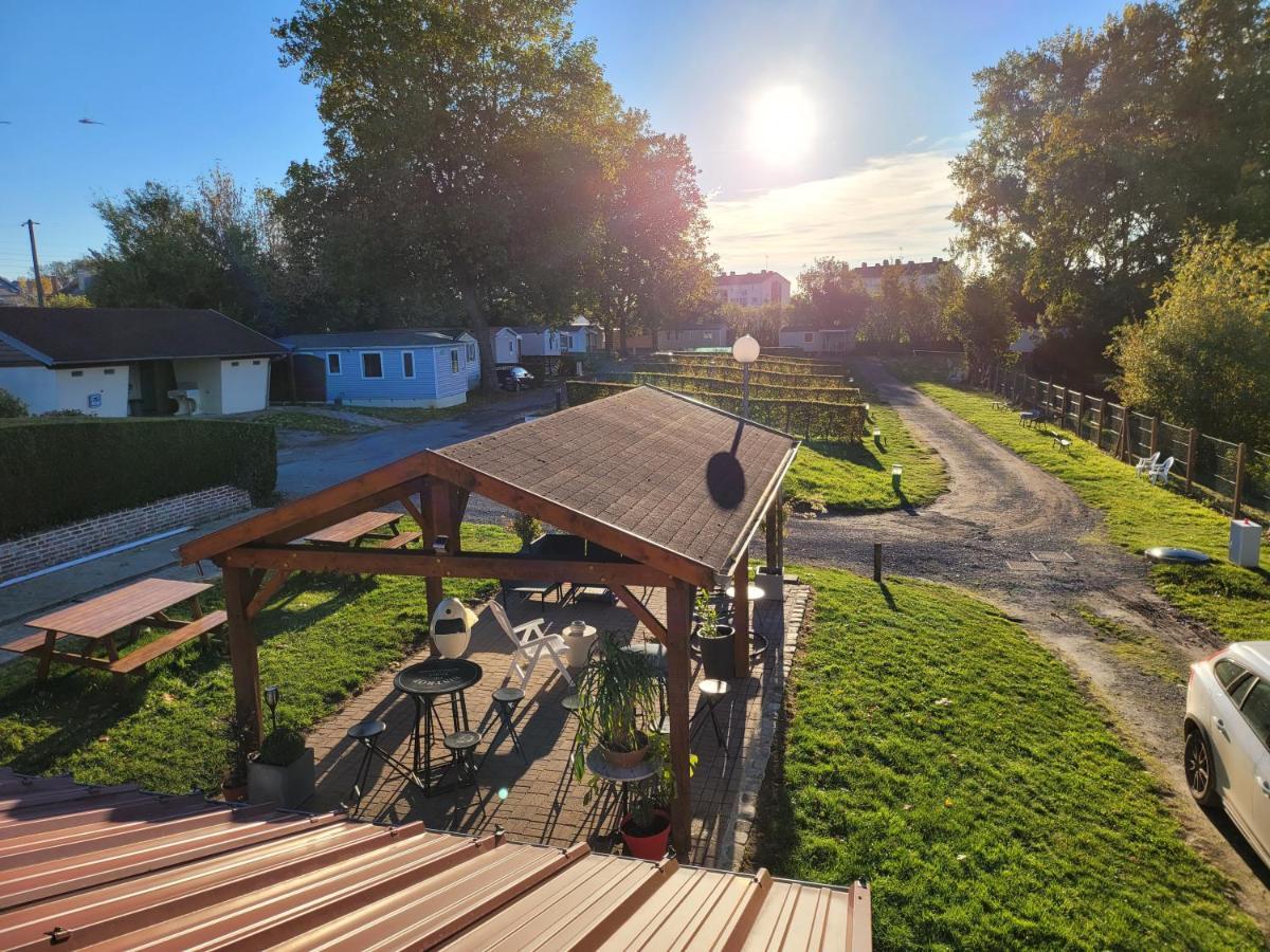 Camping Le Brochet Péronne Extérieur photo